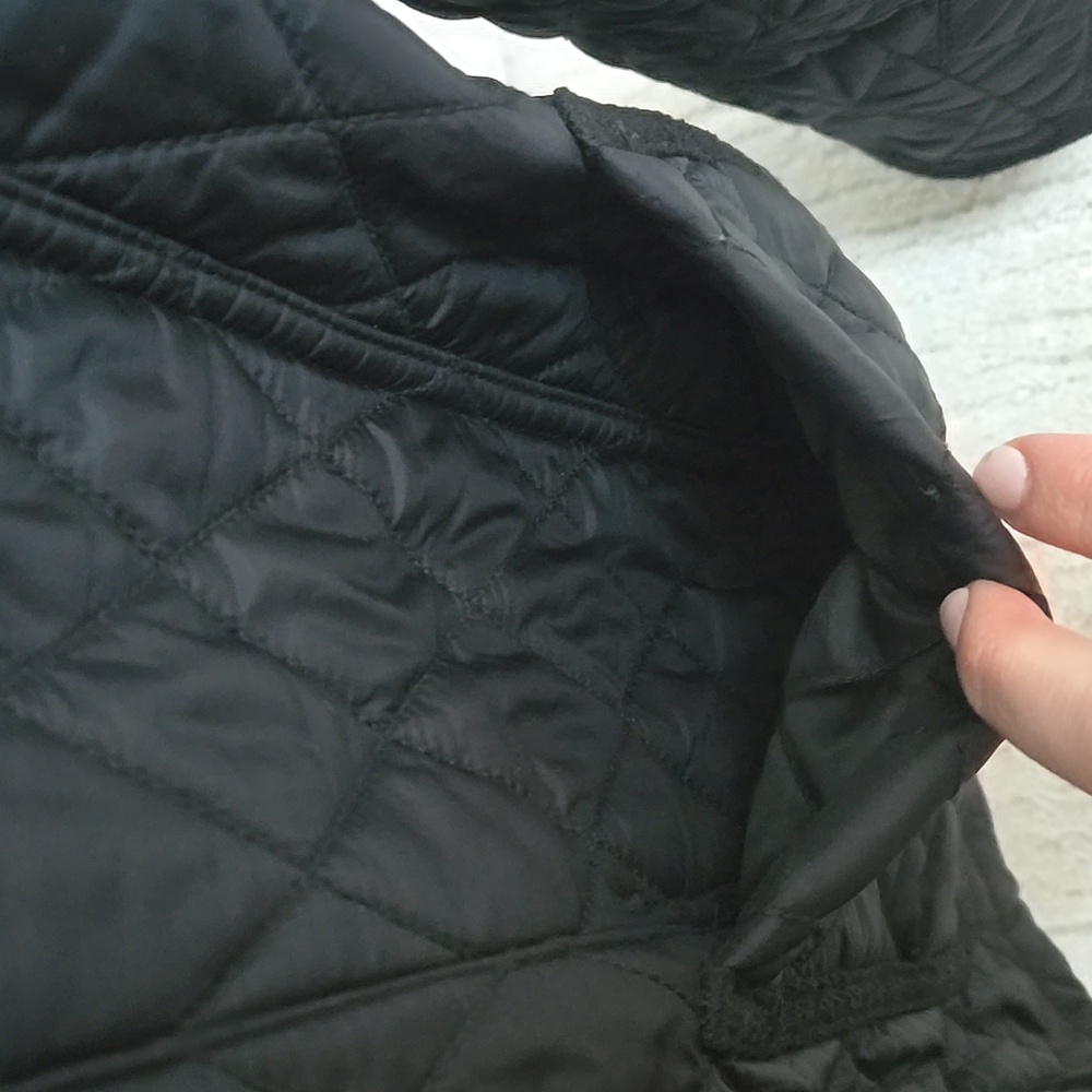 BURBERRY • Men's Black Quilted Lightweight Jacket, Size Medium - Picture 10 of 11